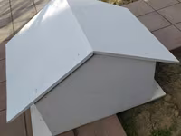 Ağ rəngli taxta it evi - Material: möhkəm taxta lövhələr, xaricə — Foto 1