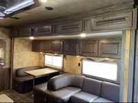 2017 Trails West Sierra Prestige 831 Gooseneck Horse Trailer — 5-rasm