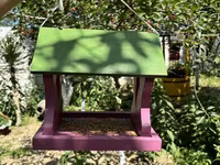 Taxta asılqan quş yemlənməsi - Material: tamamilə taxtadan — 1-rasm