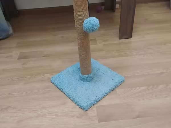 Pişik üçün qaşıma dirəyi - Material: möhkəm sisal iplə sarınmış