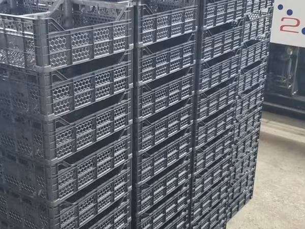 Məhsul: Plastik qəfəslər (logistika və kənd təsərrüfatı üçün) Təsvir