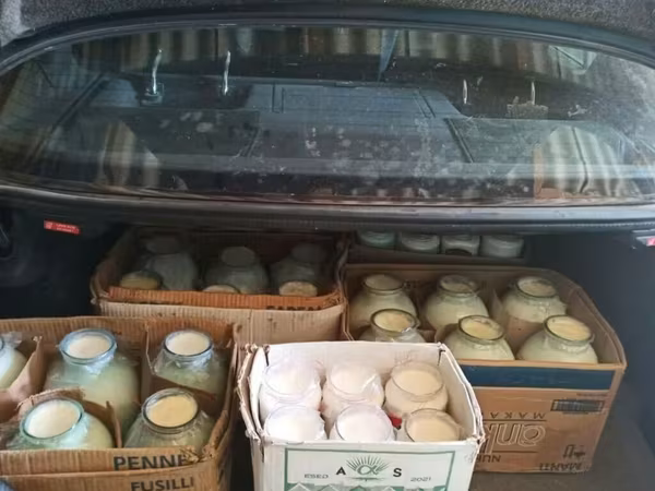 1 ltr --1 m 50 qəpik ( Süd ) 3 kq balon --4 m 50 qəpik (qatiq) 600 qr
