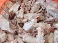 Toyuq Supluq Bel tiri qiymət hər məhsulun kq görə dəyişir. Toyuq — फ़ोटो 1