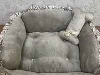 Ev heyvanları üçün yumşaq yataq – kvadrat formalı, yüksək bortlu, boz — Foto 4