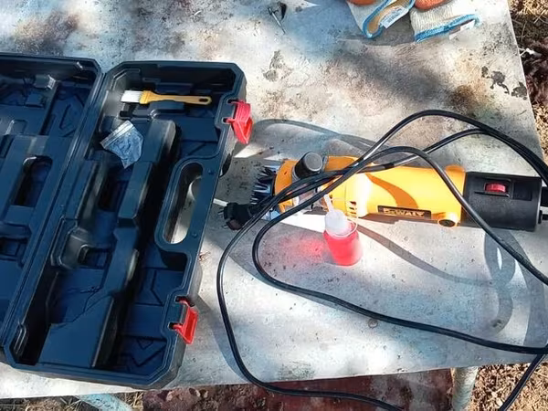 DEWALT qoyun qoyun qırxan maşın.yenidir.işlənməyib.150 manata