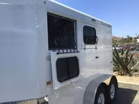 Trails West 2026 Manufacturing 2 Horse Bp Horse Trailer — foto 1