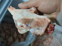 Hər kəsə salam satişda itler űçűn yemlər var farş 0.30 qəpik. bud — 照片 2
