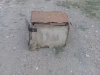 Taxta heyvan evi/qəfəs - Material: taxta korpus, üst hissə nəm — Foto 4