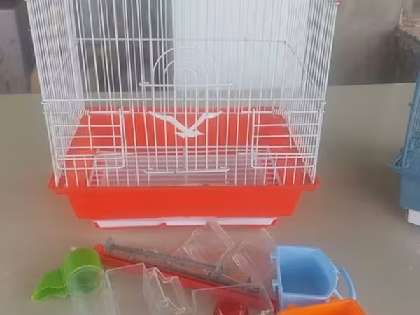 Quş qəfəsi və aksesuar dəsti - Material: ağ metal barmaqlıqlar