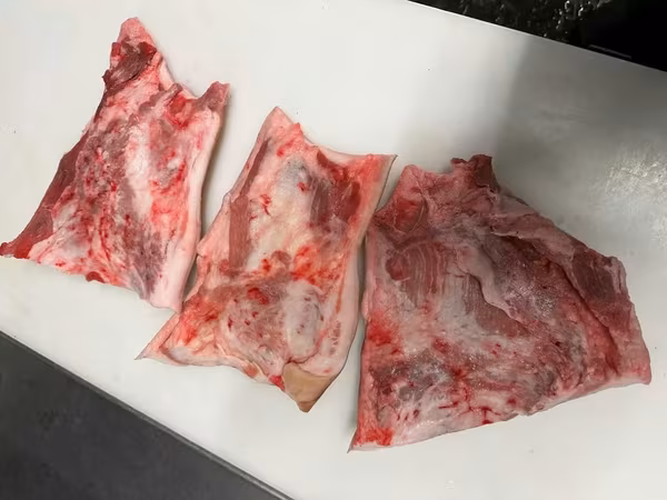 Щека св на шкуре