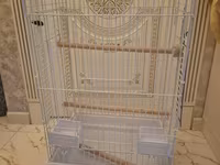 Böyük ölçülü quş qəfəsi - Material: ağ rəngli, davamlı metallik tor — الصورة 2