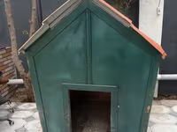 Metall dam örtüklü it evi - Material: bərk karkas, yanlar və ön hissə — foto 1