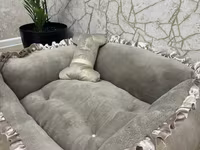 Ev heyvanları üçün yumşaq yataq – kvadrat formalı, yüksək bortlu, boz — Foto 1