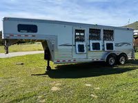 2009 4-Star Trailers 3Horse Gooseneck Gooseneck Horse Trailer — फ़ोटो 2