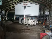 2001 Sundowner Trailers Sunlite Gooseneck Horse Trailer — фото 4